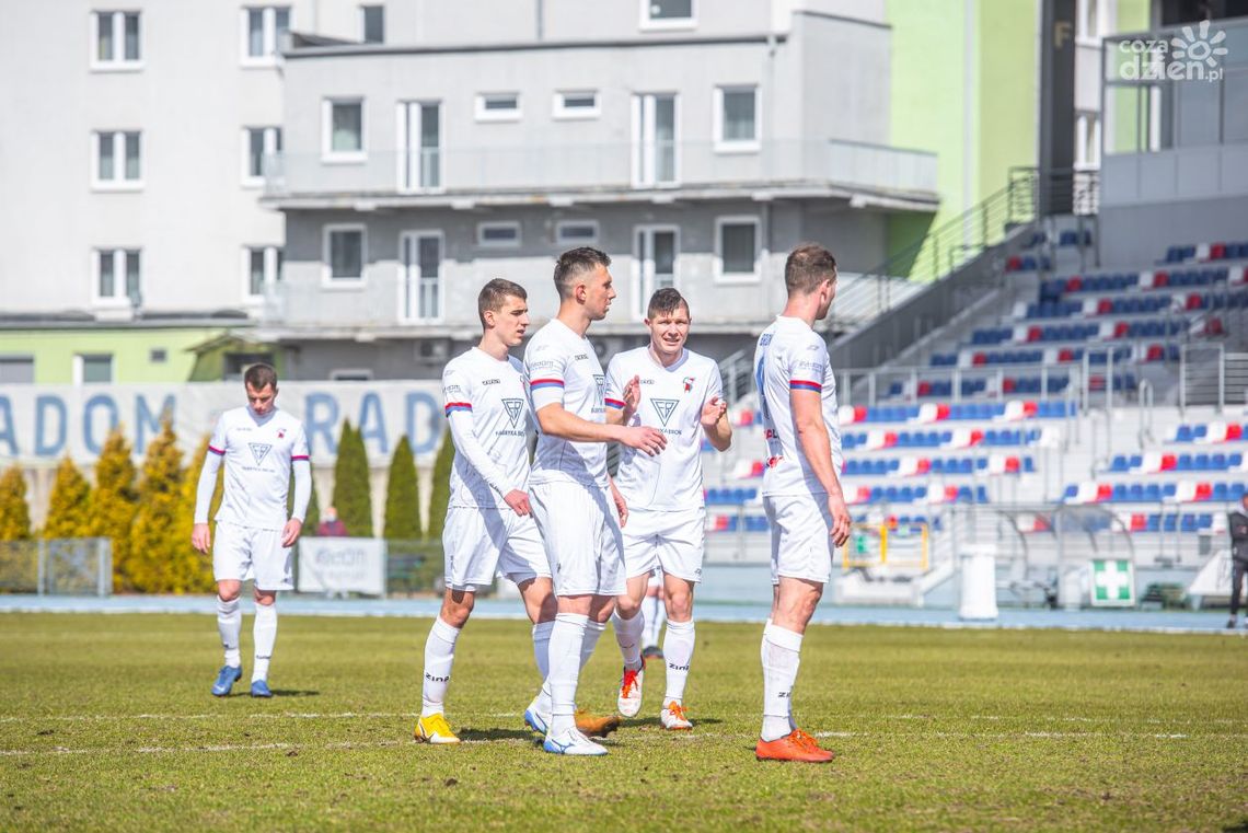 Broń rozpoczyna rundę rewanżową