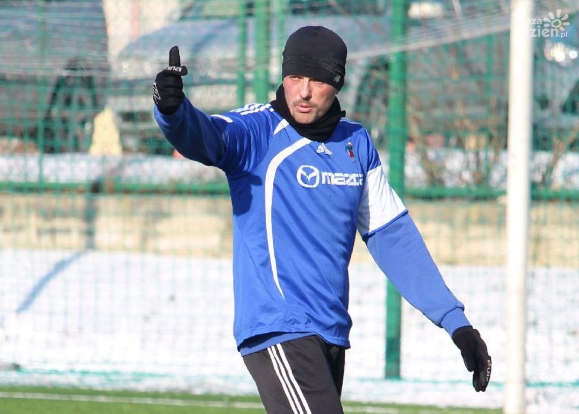 Broń sięgnie po doświadczonego defensora? (VIDEO)