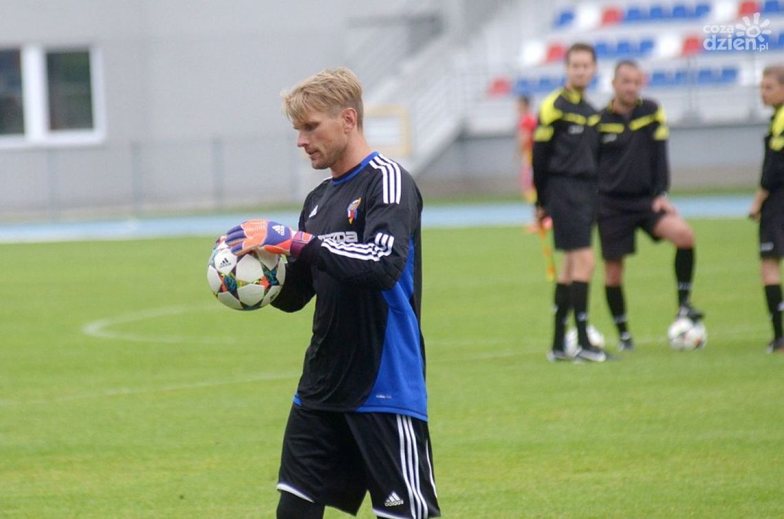 Broń wróciła z dalekiej podróży. Remis na inaugurację Broń wróciła z dalekiej podróży. Remis na inaugurację