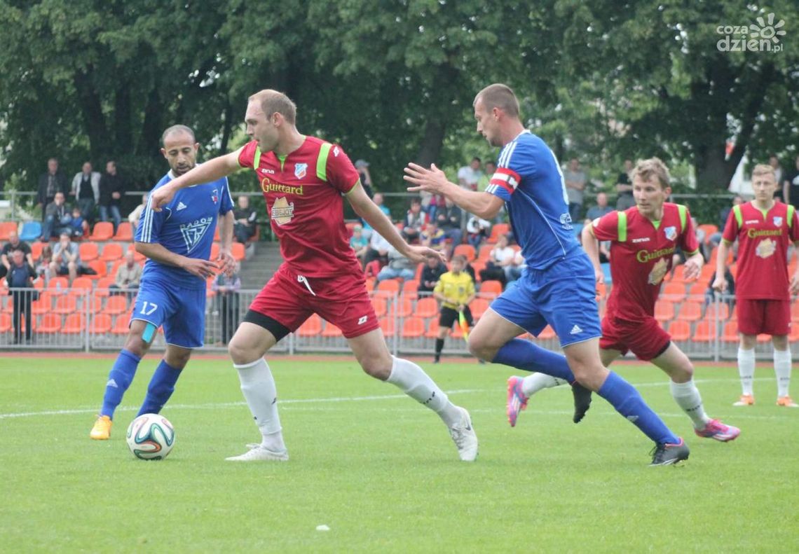 Broń wygrała z Ursusem i jest wiceliderem Broń wygrała z Ursusem i jest wiceliderem