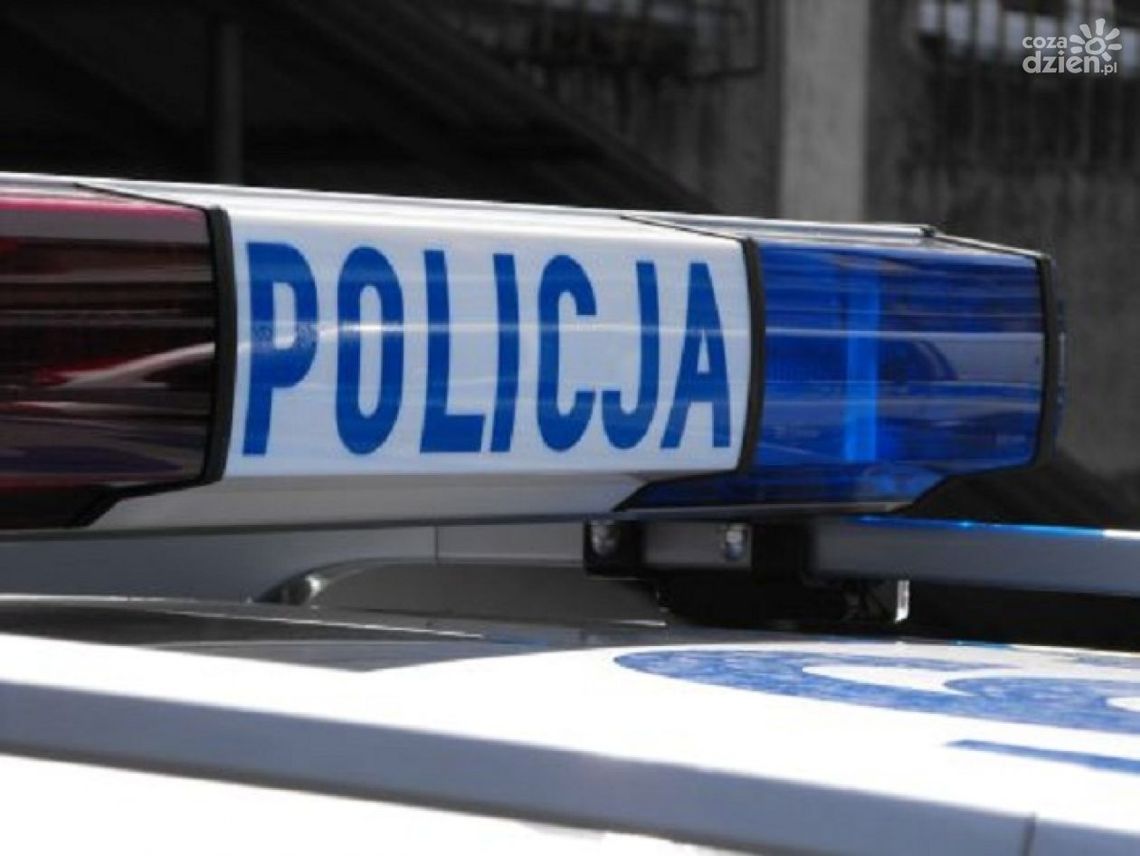 Brutalny napad! Sprawcy uciekli... ciągnikiem
