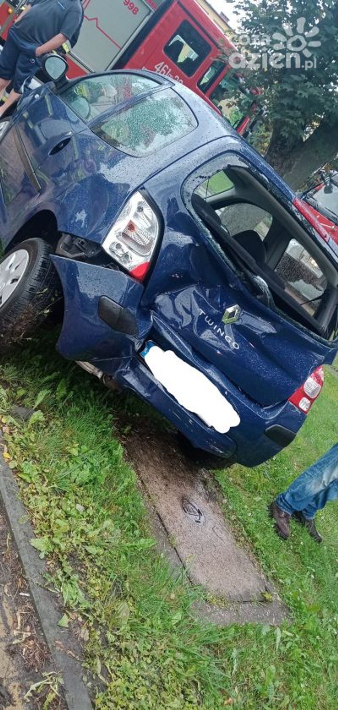 Brzóza. Busem wjechał w osobówkę Brzóza. Busem wjechał w osobówkę