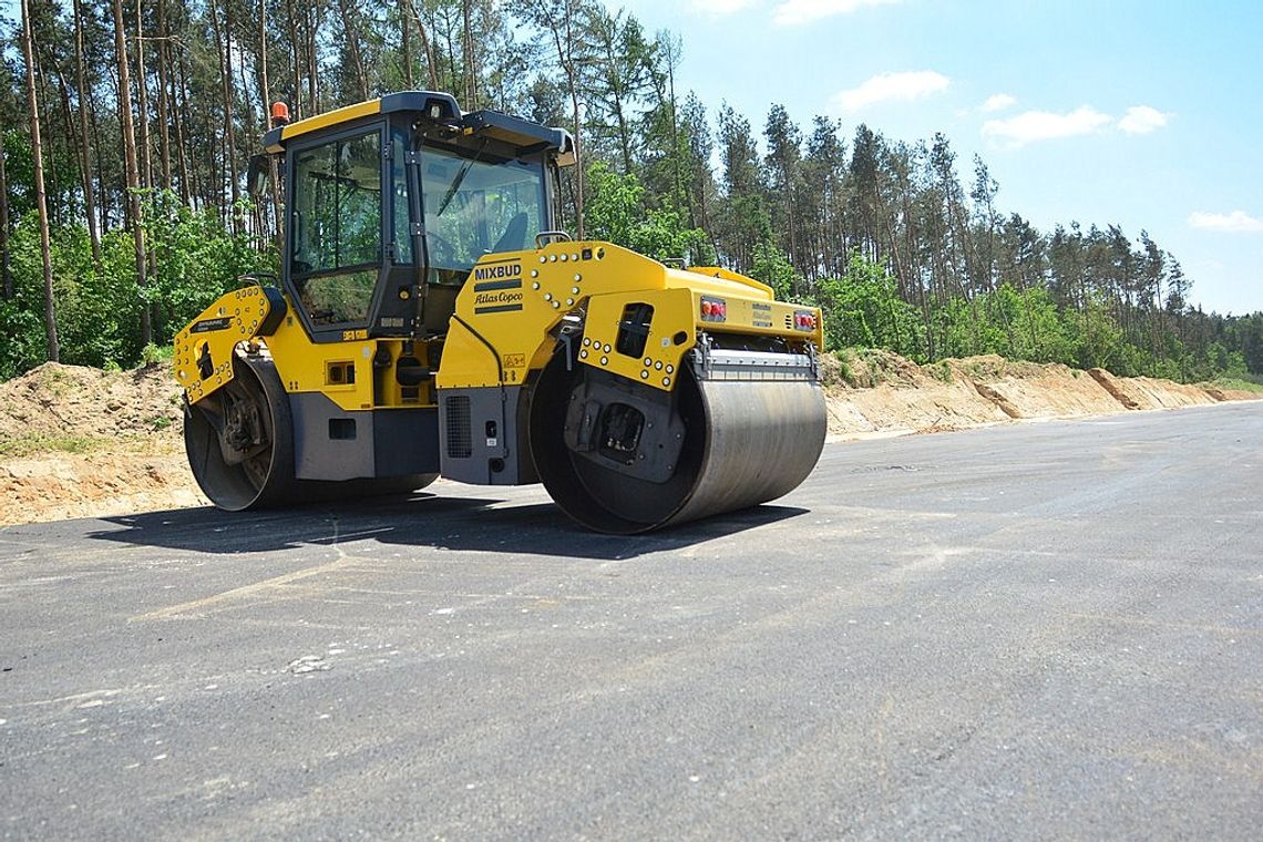 Budowa dróg w powiecie radomskim. Wiosna sprzyja inwestycjom