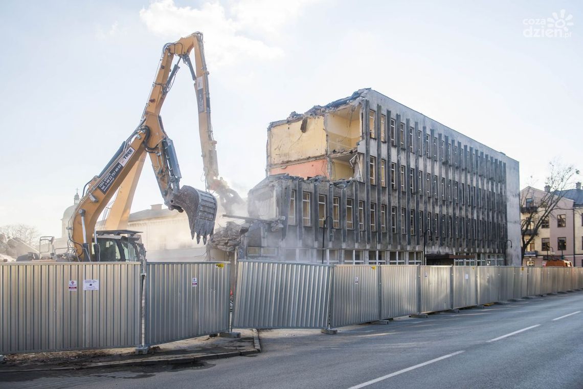 Budowa hotelu. Utrudnienia w ruchu Budowa hotelu. Utrudnienia w ruchu