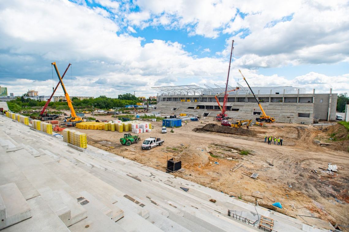 Budowa postępuje, ale czy stadion będzie w terminie?
