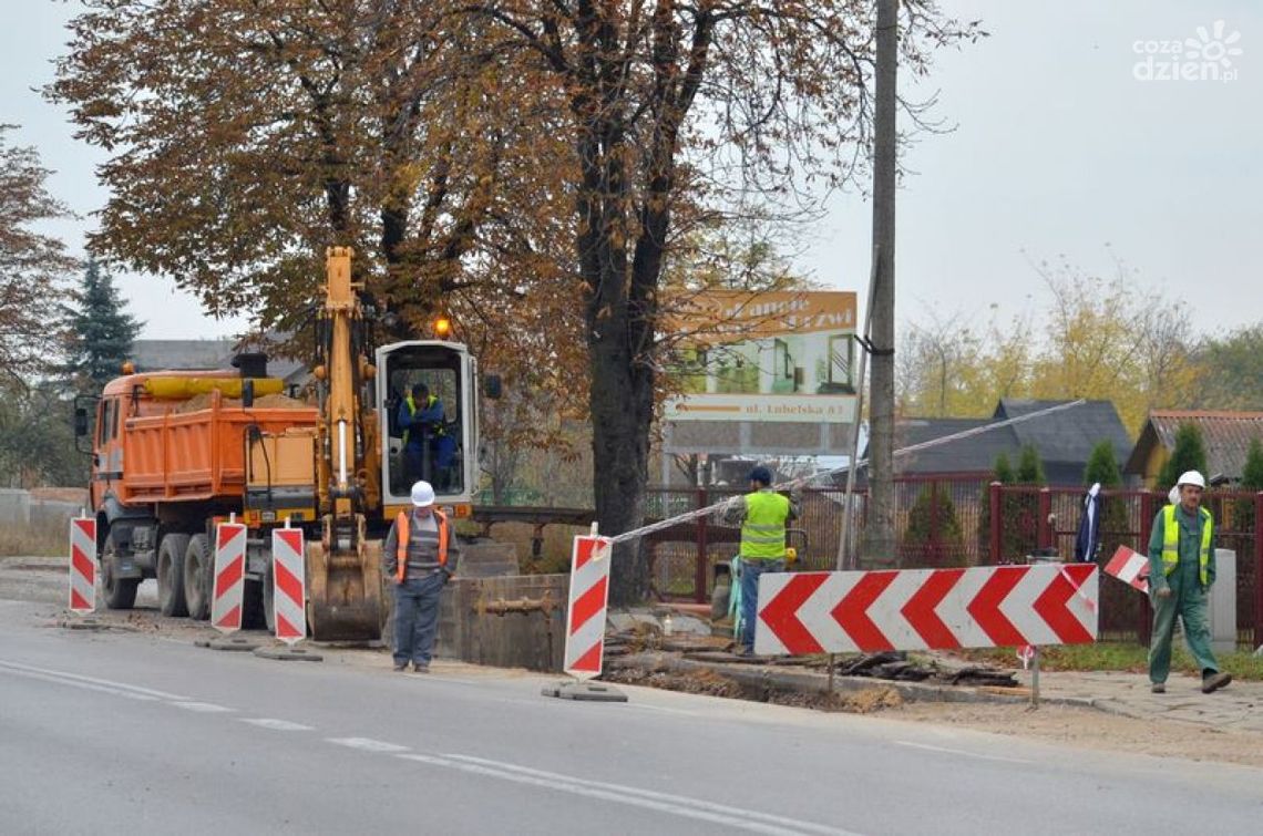 Budują kanalizację na ulicy Lubelskiej Budują kanalizację na ulicy Lubelskiej