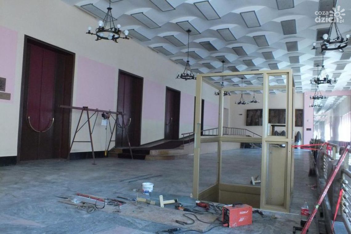 Budują windę do Radomskiej Orkiestry Kameralnej Budują windę do Radomskiej Orkiestry Kameralnej