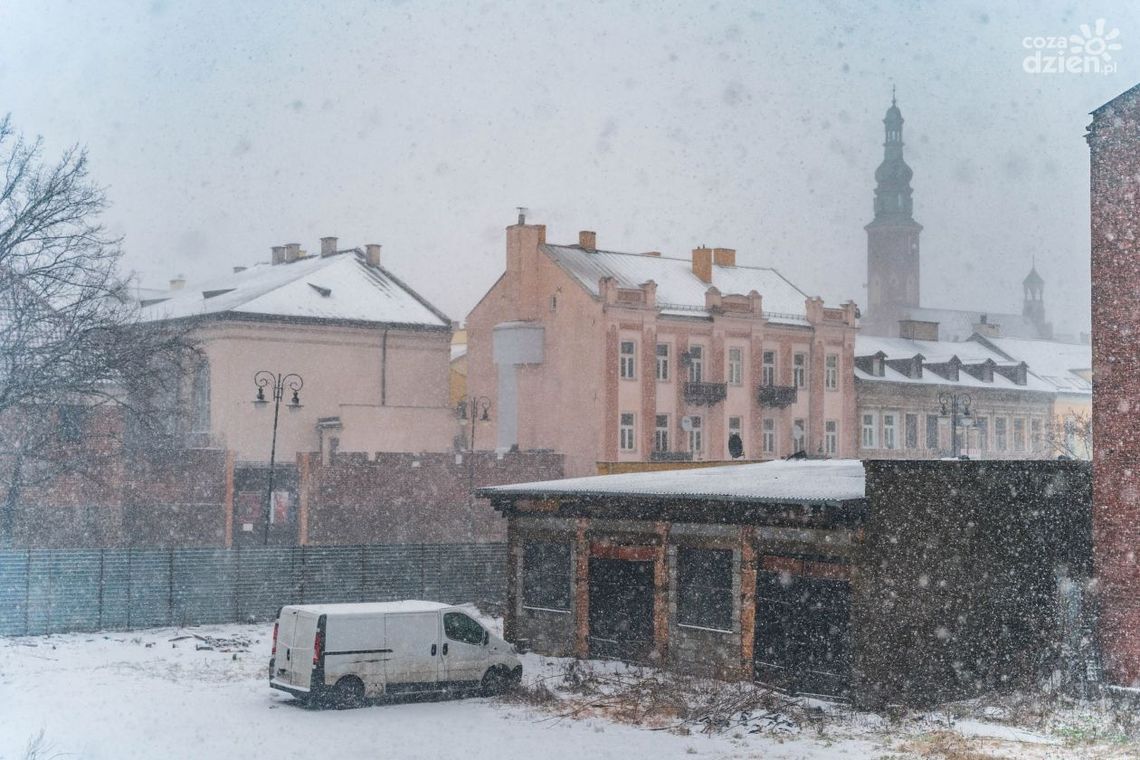Burza śnieżna nad miastem i regionem [zdjęcia]