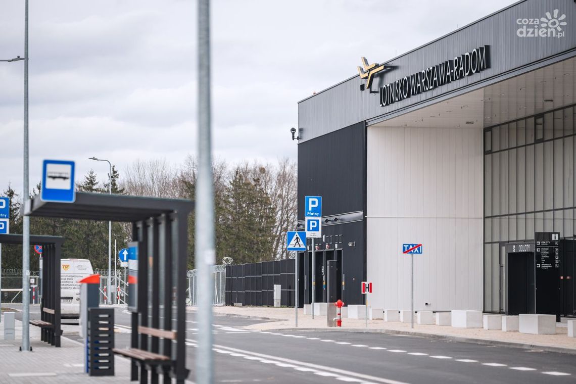 Busem na lotnisko Warszawa-Radom Busem na lotnisko Warszawa-Radom