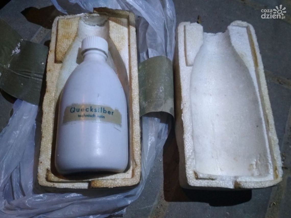 Butelki z rtęcią walały się po ziemi Butelki z rtęcią walały się po ziemi