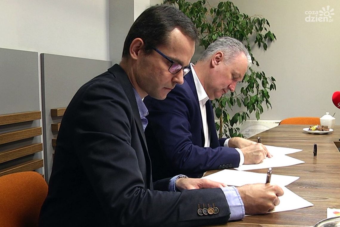 Całoroczne lodowisko coraz bliżej