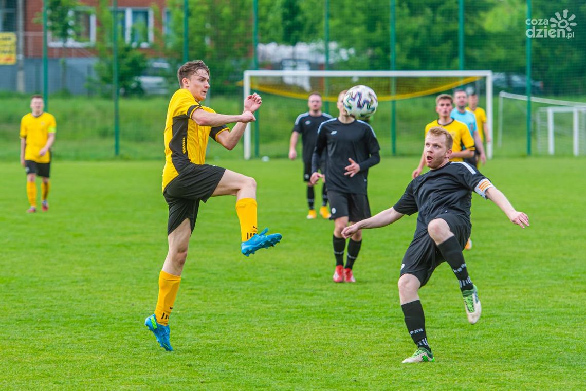 Campeon.pl Klasa A: pewne zwycięstwo Młodzika, porażka rezerw Broni