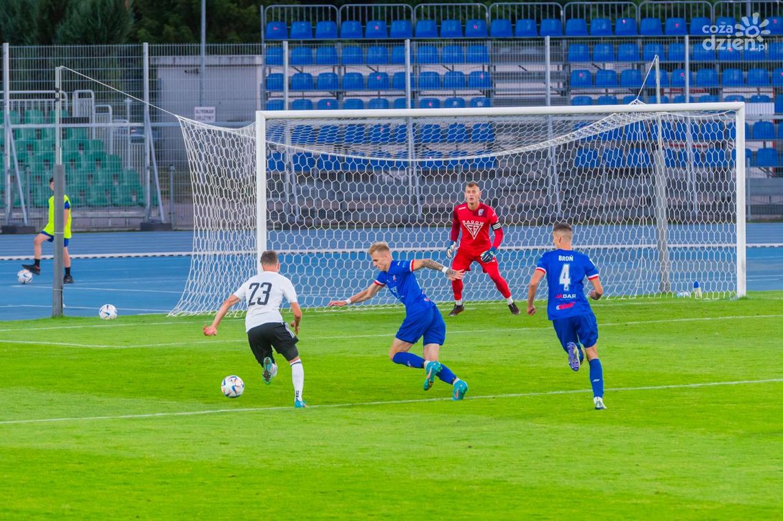 Cel Broni Radom, to poprawić obronę. Pilica Białobrzegi podejmie Ursusa Warszawa Cel Broni Radom, to poprawić obronę. Pilica Białobrzegi podejmie Ursusa Warszawa