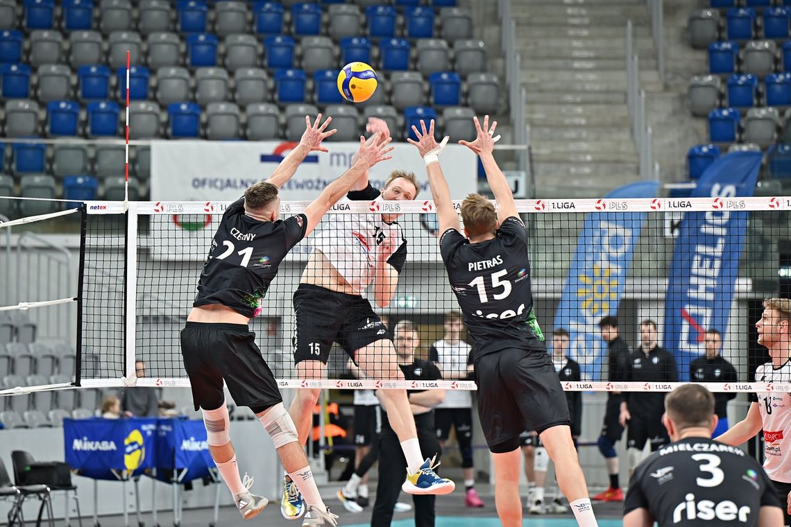 Cenne punkty Pierrota Czarnych! Radomianie dalej w grze o play-offy