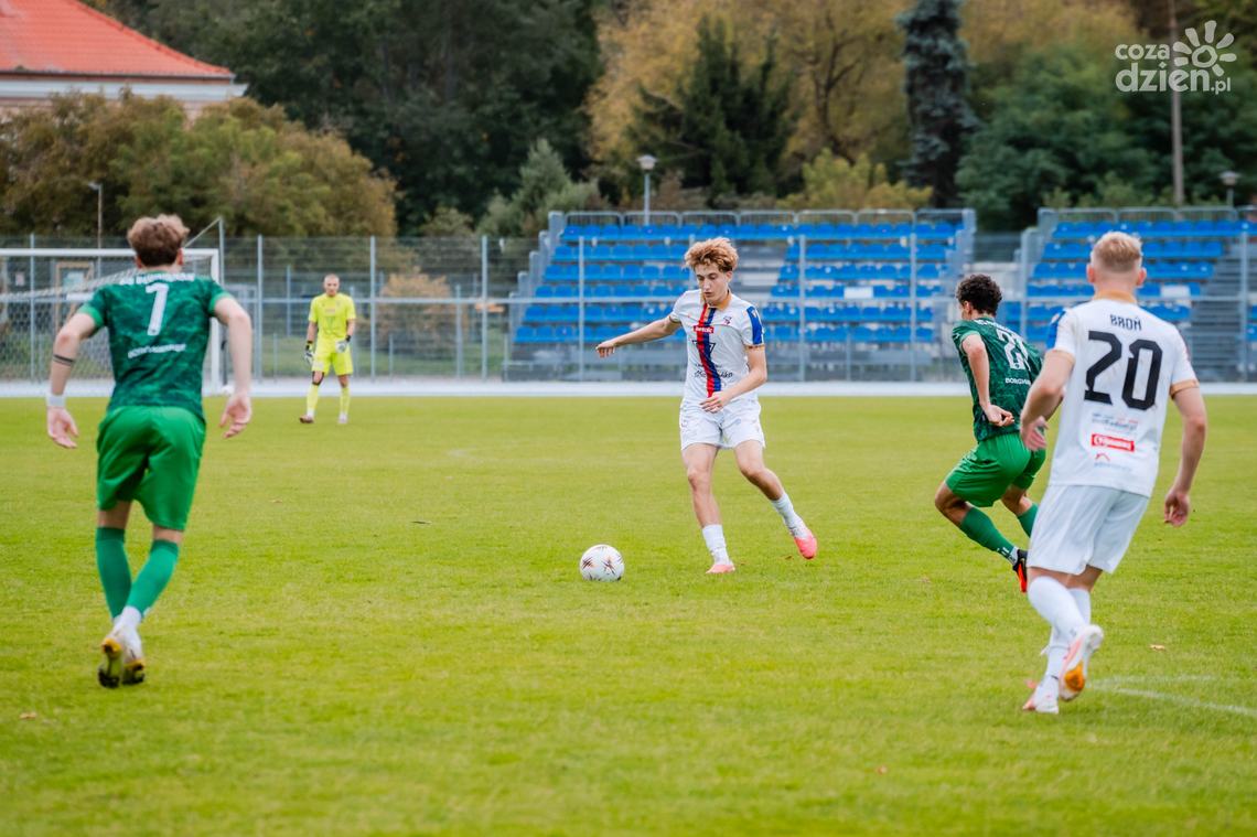Cenny gol Dąbrowskiego! Broń wygrała z Błonianką 1:0 Cenny gol Dąbrowskiego! Broń wygrała z Błonianką 1:0