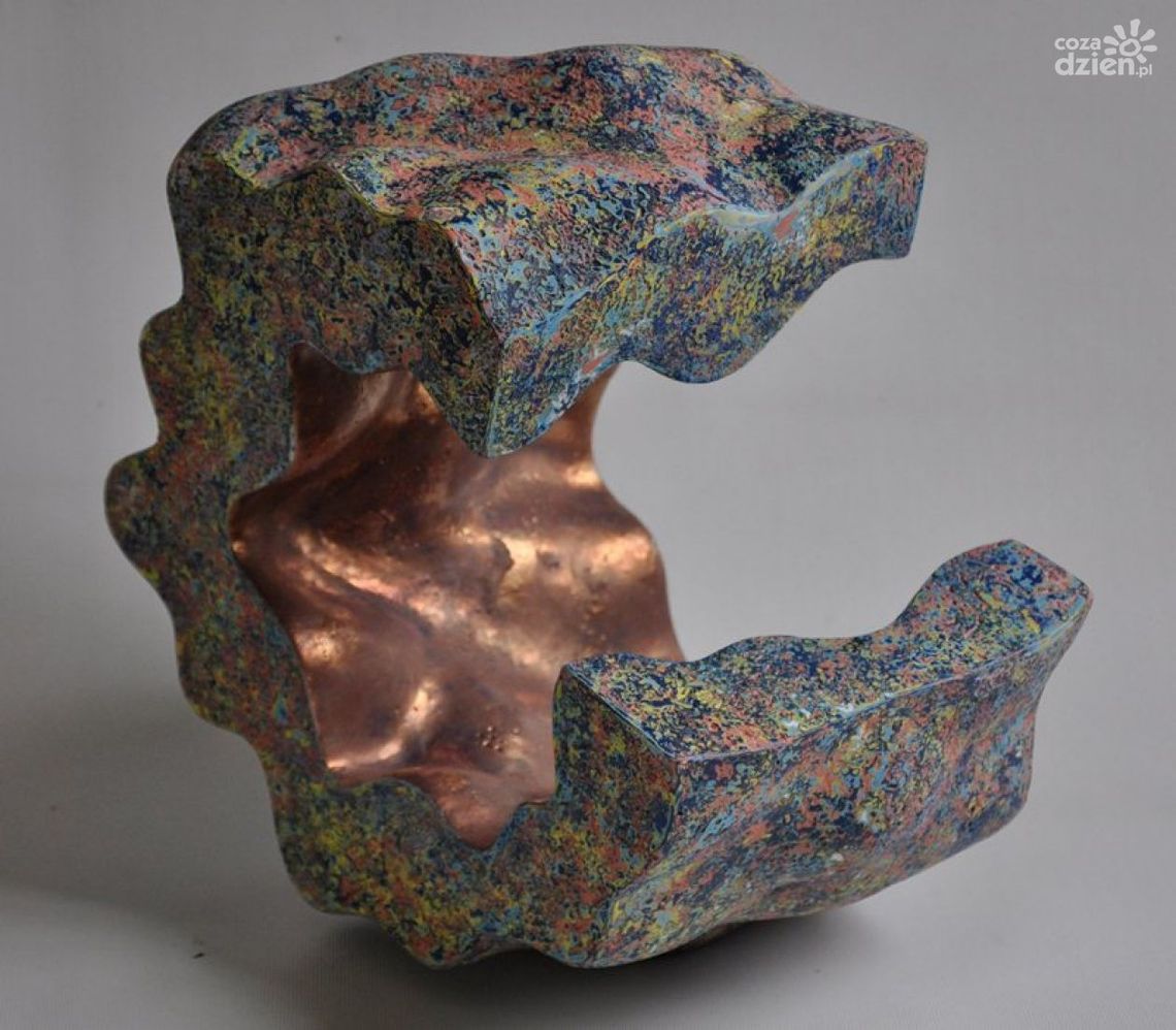 Ceramiczne chmury w Szydłowcu Ceramiczne chmury w Szydłowcu