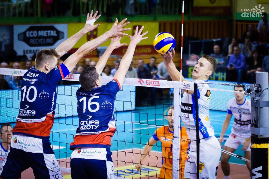 Cerrad Czarni jadą na pojedynek z mistrzem kraju!