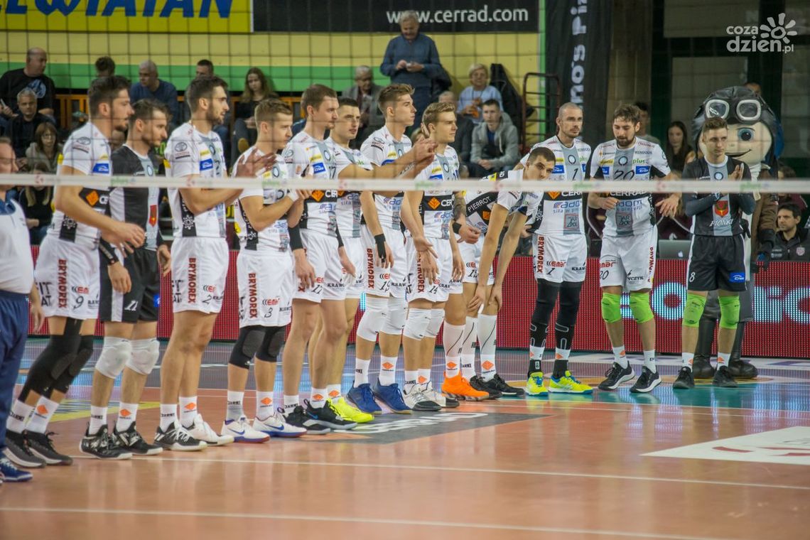 Cerrad Czarni kontra pucharowicz