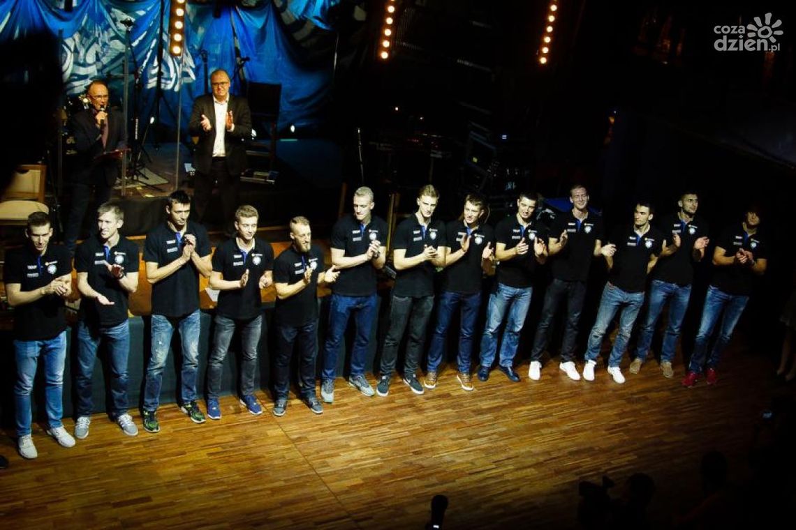 CERRAD CZARNI RADOM ZAPREZENTOWANI (VIDEO)