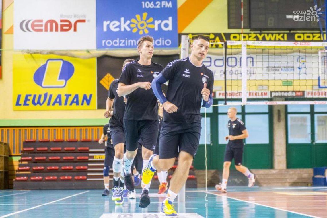 Cerrad Czarni zaczynają sparingi