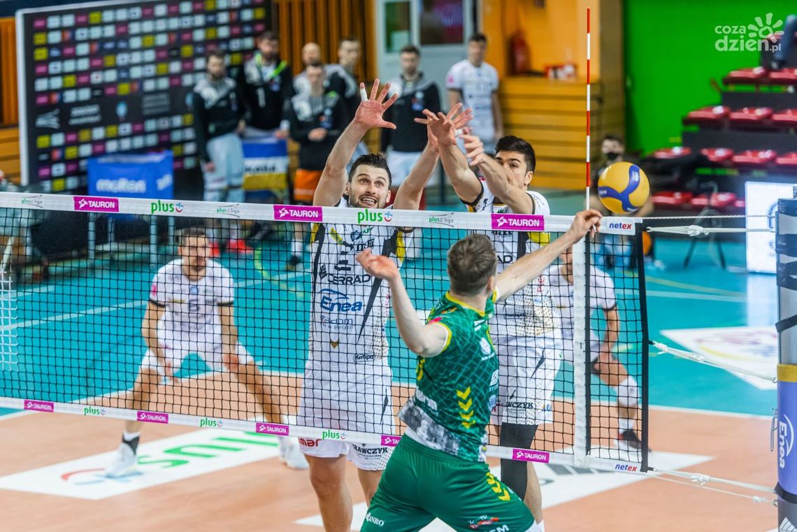 Cerrad Enea Czarni przegrali z Aluronem CMC Wartą Zawiercie po tie-breaku, choć prowadzili już 2:0 Cerrad Enea Czarni przegrali z Aluronem CMC Wartą Zawiercie po tie-breaku, choć prowadzili już 2:0