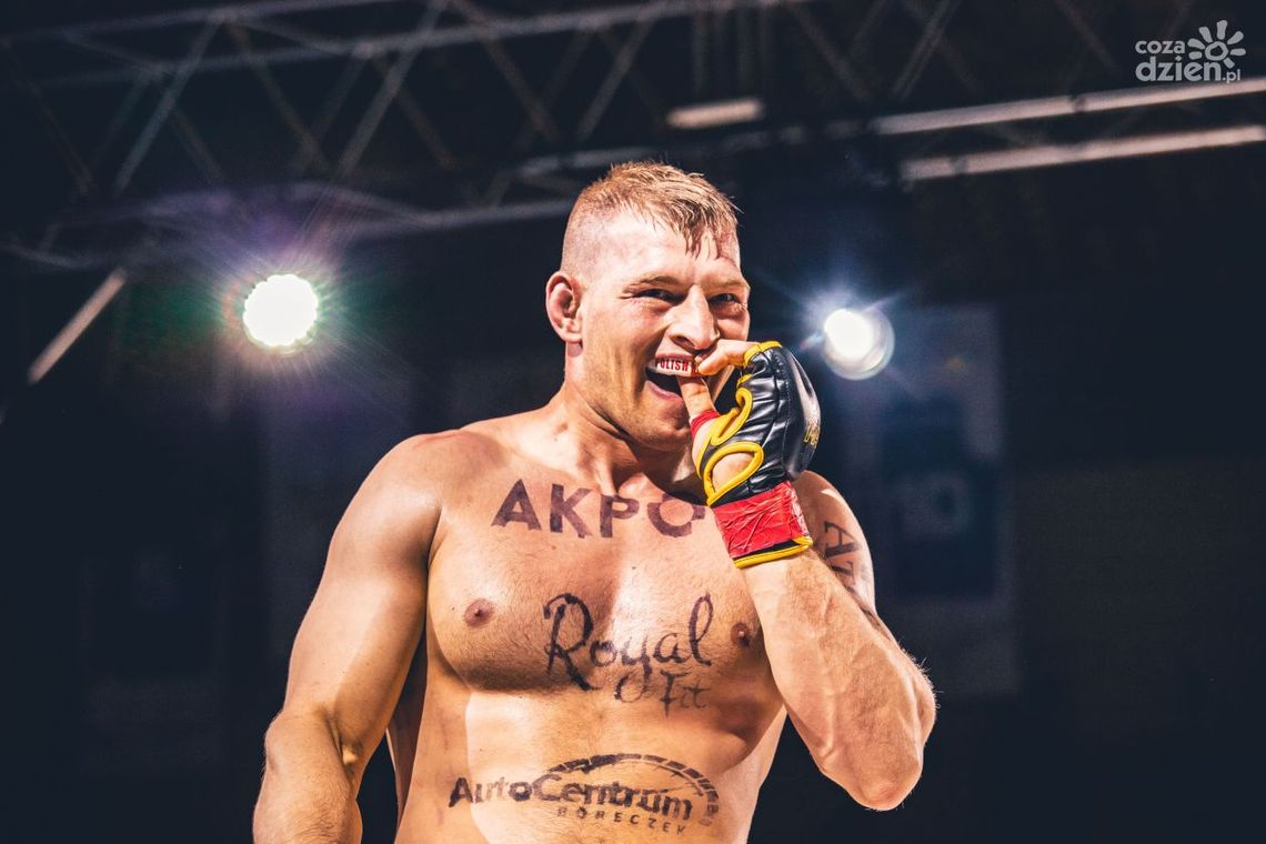 Cezary Kęsik wystąpi na gali KSW 74 w Ostrowie Wielkopolskim