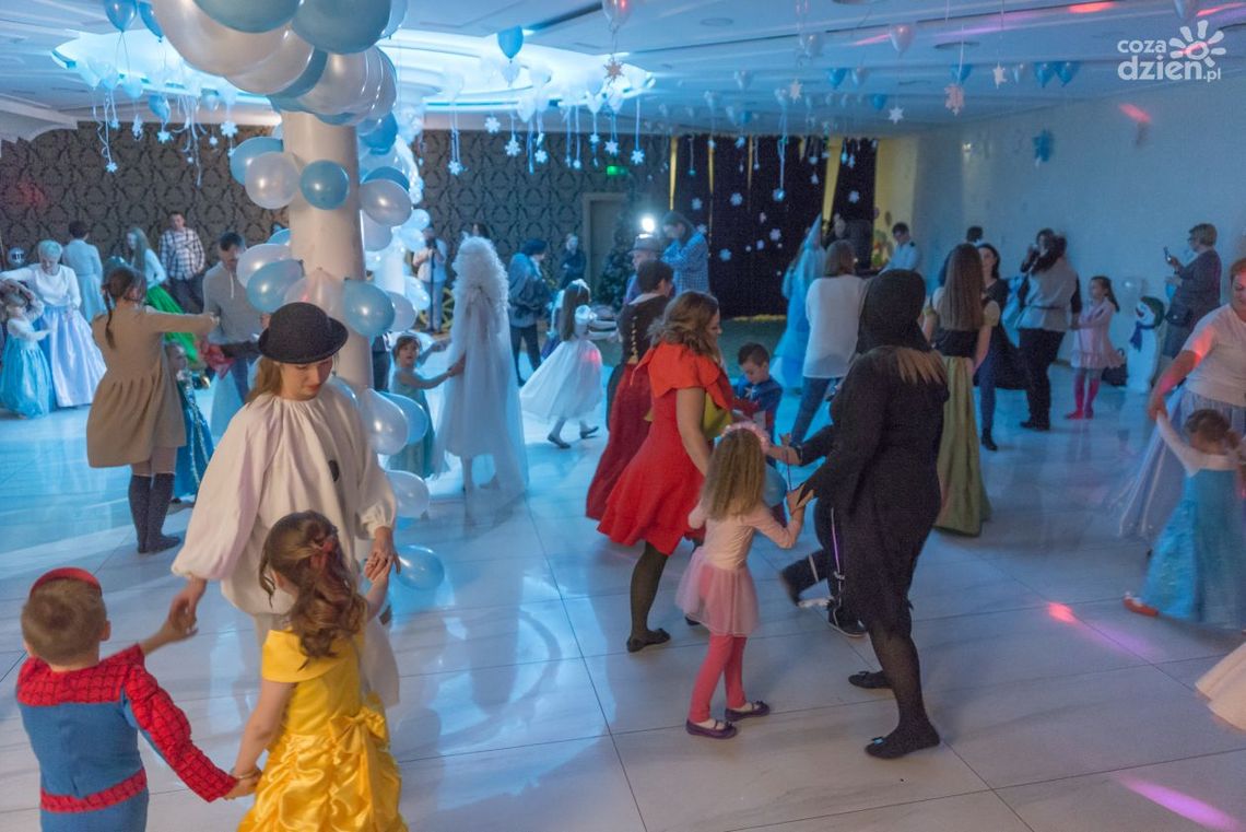 Charytatywny bal Królowej Zimy.