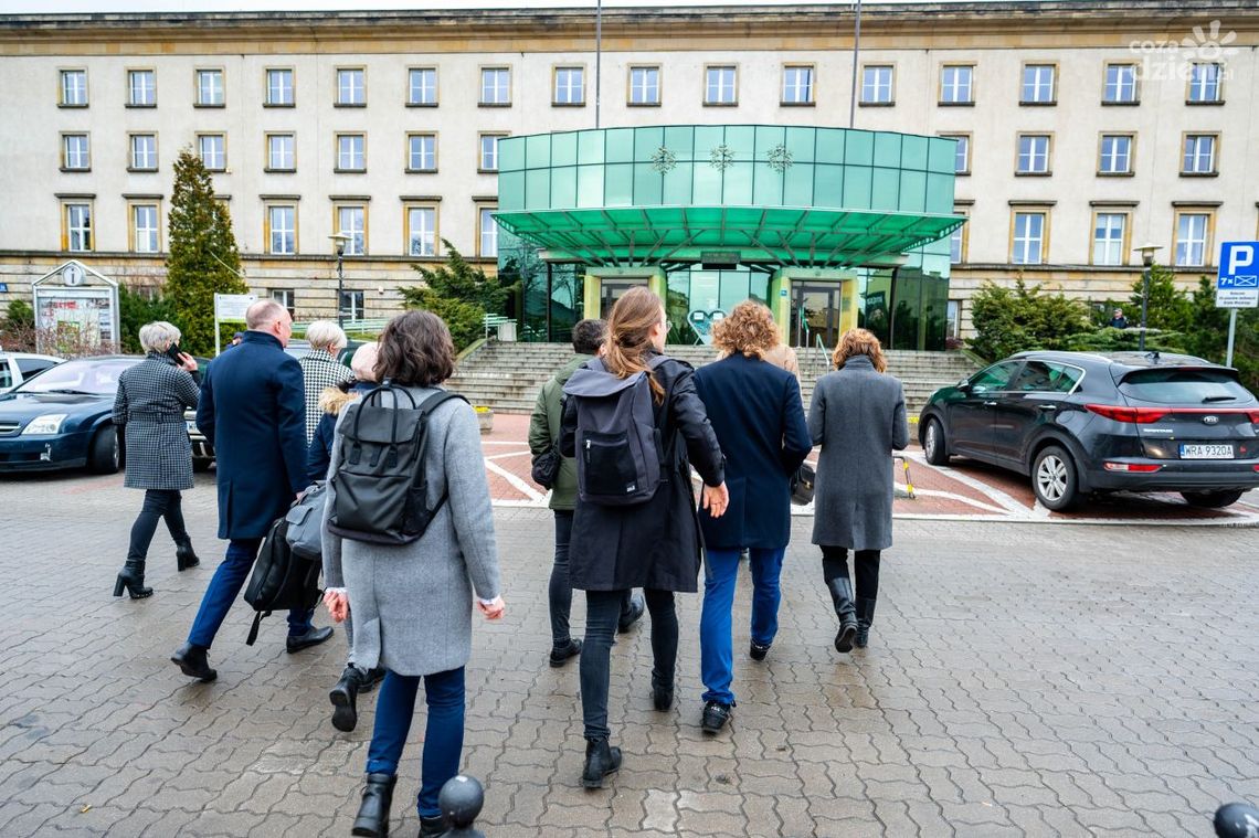 Chcą przywrócenia dodatków za nocne i świąteczne dyżury