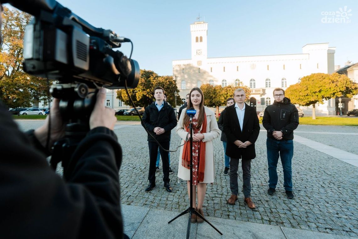 Chcą szybkiej kolei. Młodzież Wszechpolska składa projekt uchwały do rady