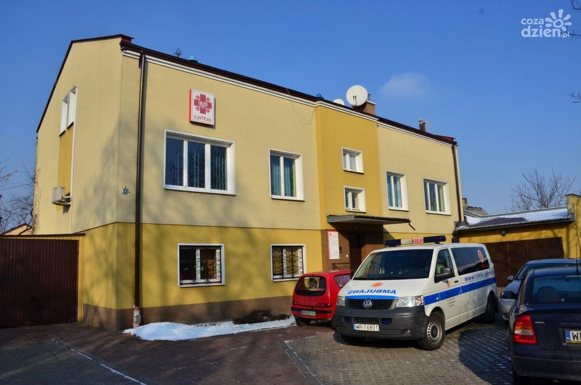 Chcesz pomóc? Przynieś odzież! Chcesz pomóc? Przynieś odzież!