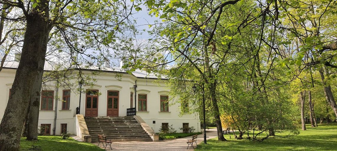 Chwytaj dzień w Czarnolesie. Rusza Festiwal Sztuki CARPE DIEM