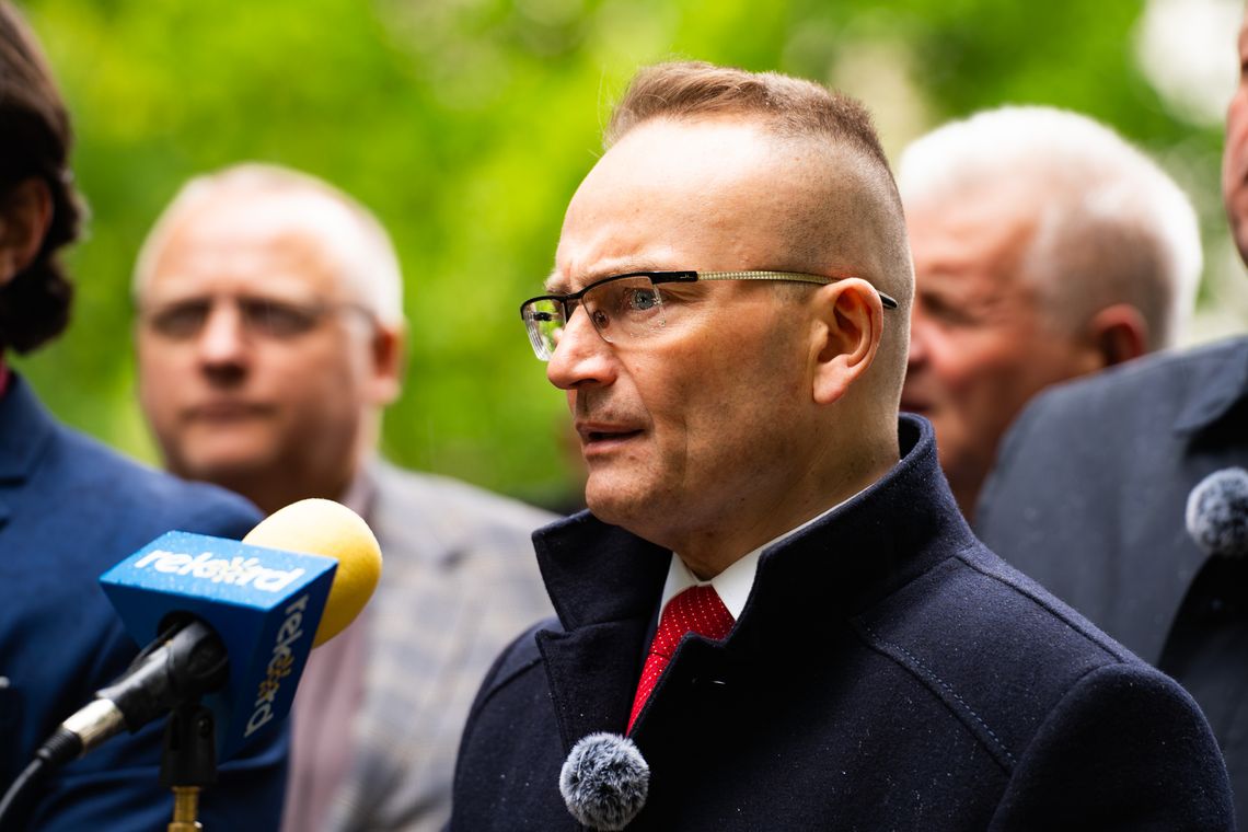 „Ci, którzy dzisiaj rządzą, Boga nie znają”. Byli działacze Konfederacji dołączają do Bezpartyjnych Samorządowców