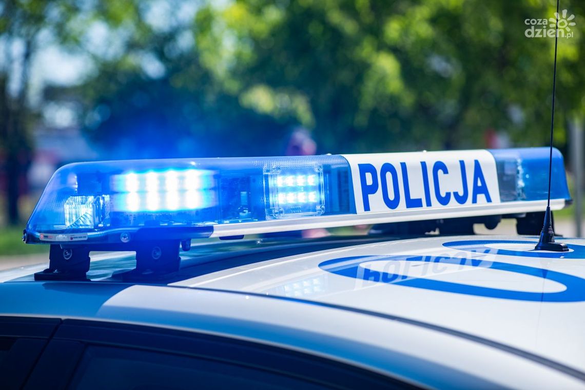 Ciężarówka wpadła do rowu. Kierowca był pijany Ciężarówka wpadła do rowu. Kierowca był pijany