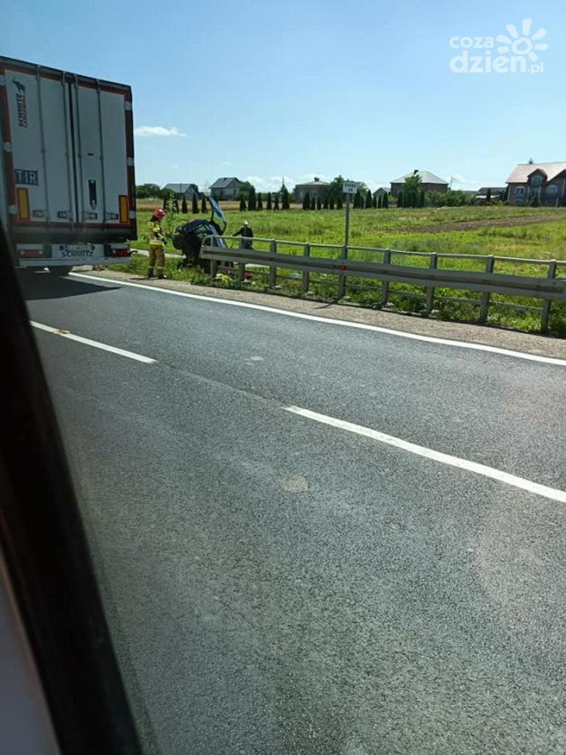 Ciężarówka zderzyła się z osobówką w Kiedrzynie. Kierowca w szpitalu