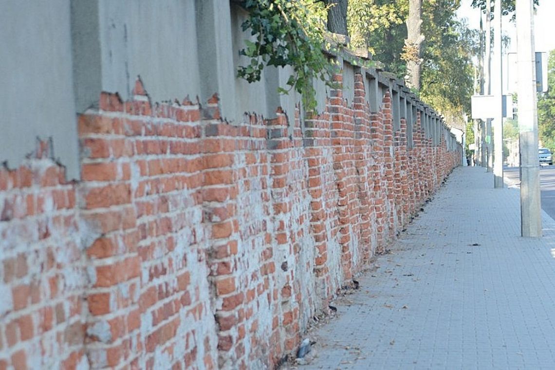 Cmentarz przy ul. Limanowskiego. Trwa remont Cmentarz przy ul. Limanowskiego. Trwa remont