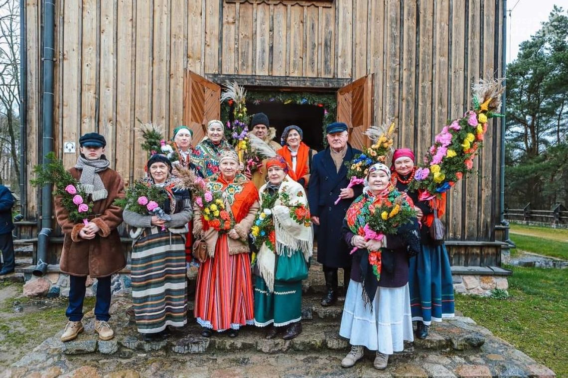 Co daje smaganie palmami? 