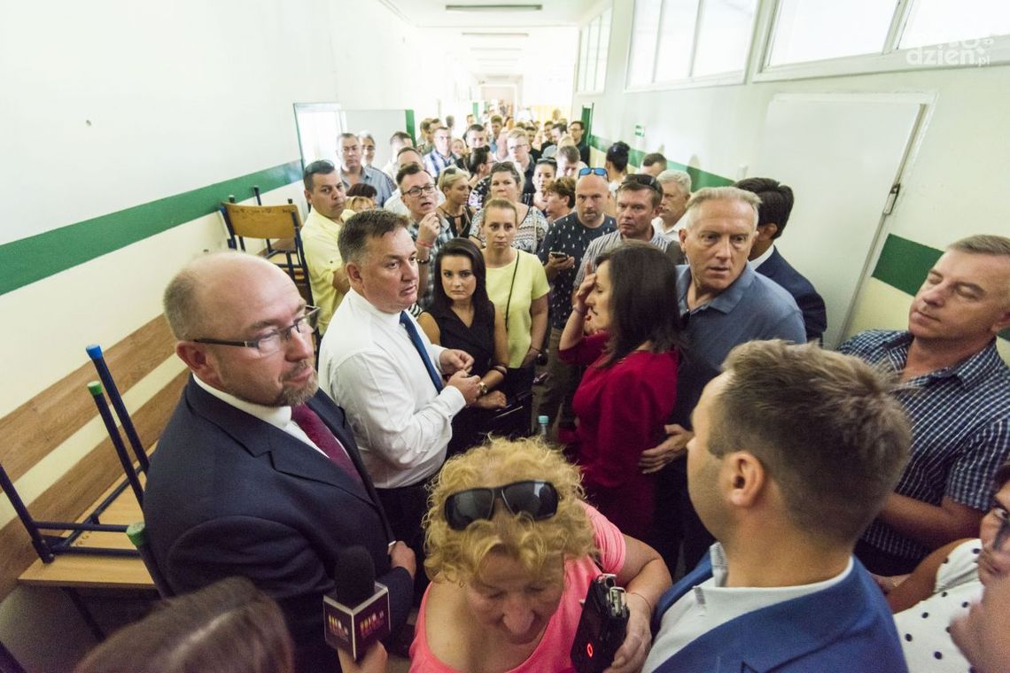 Co dalej z przeludnionym "elektronikiem"?