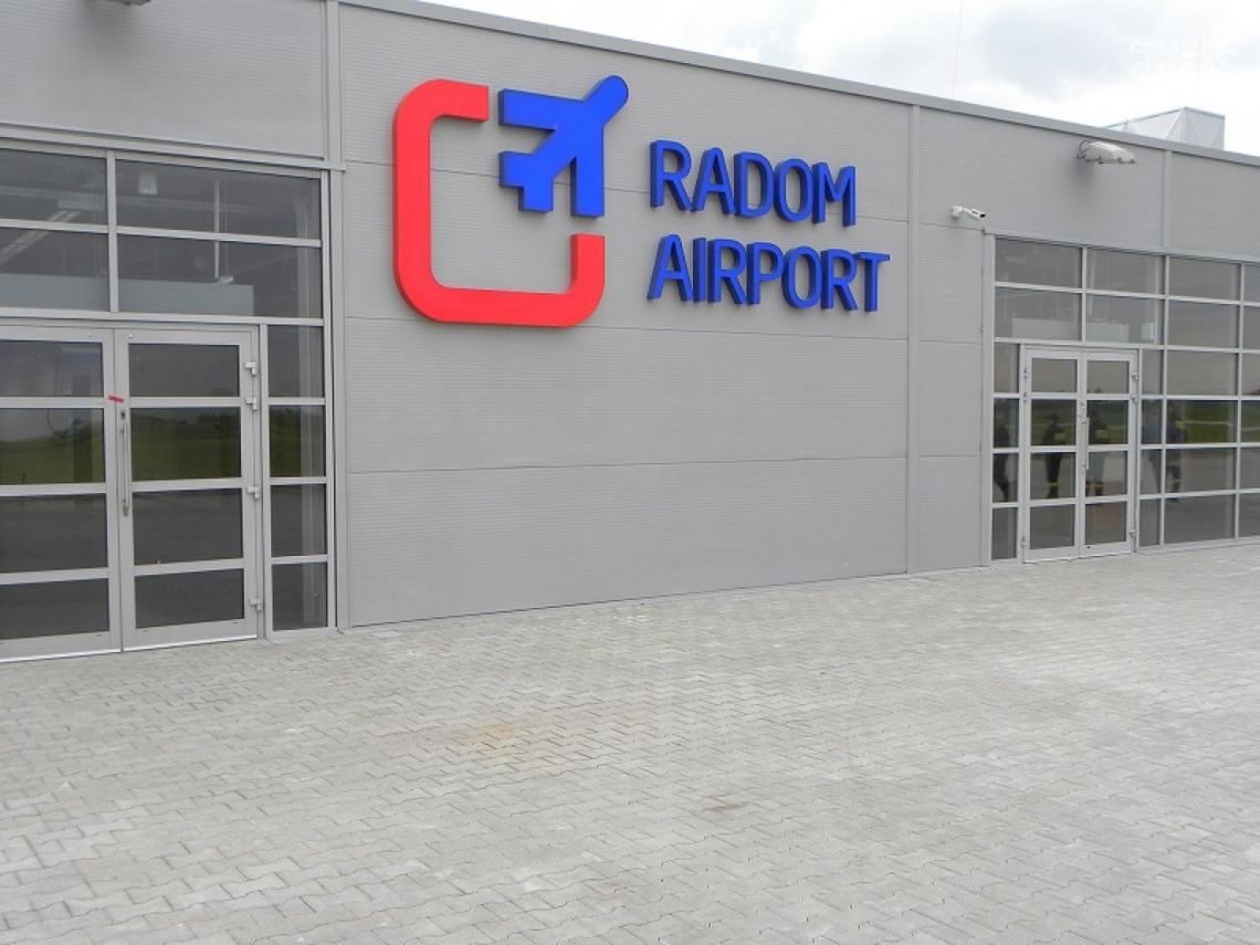 Co z przewoźnikami na radomskim lotnisku?