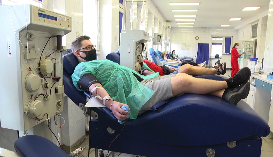 Coraz więcej osób oddaje osocze