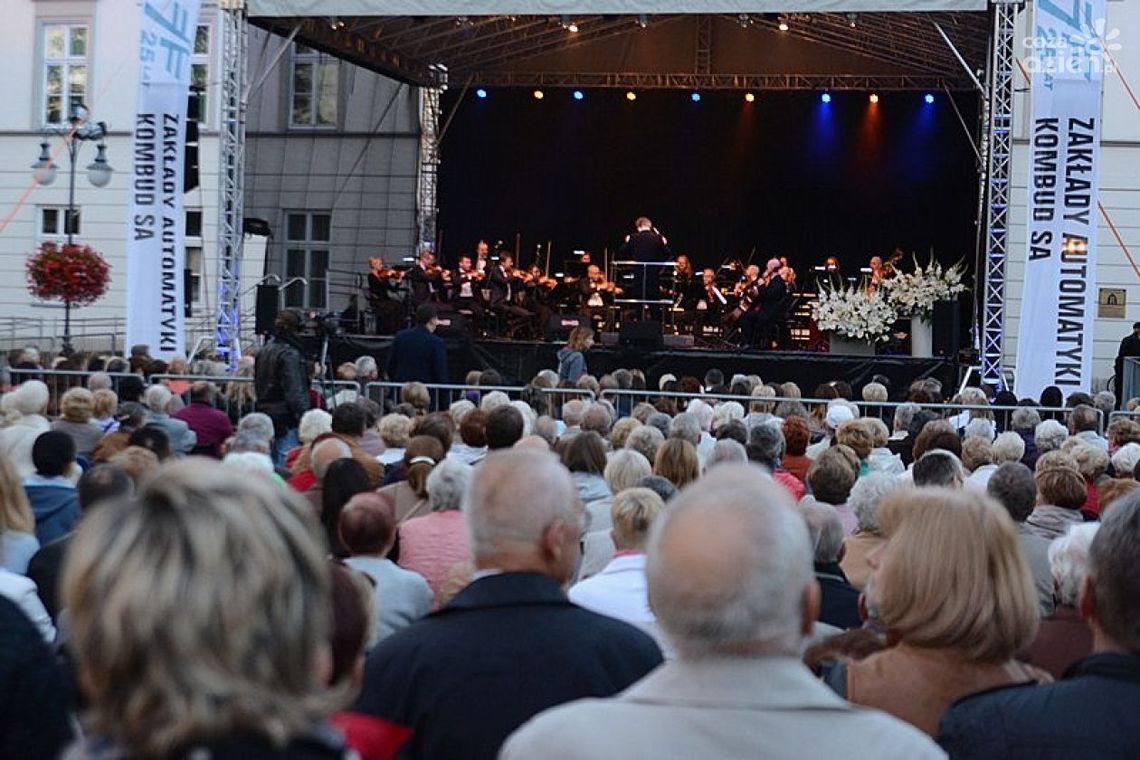 "Czar operetki i musicalu" na deptaku w Radomiu "Czar operetki i musicalu" na deptaku w Radomiu