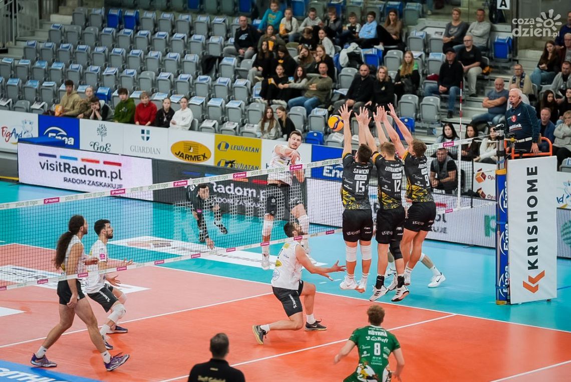 Czarna seria trwa dalej. Domowa porażka radomskich siatkarzy z Treflem Gdańsk Czarna seria trwa dalej. Domowa porażka radomskich siatkarzy z Treflem Gdańsk