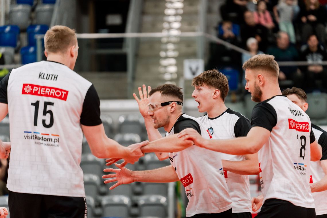 Ważna domowa wygrana Pierrota Czarnych Radom z Necko Augustów