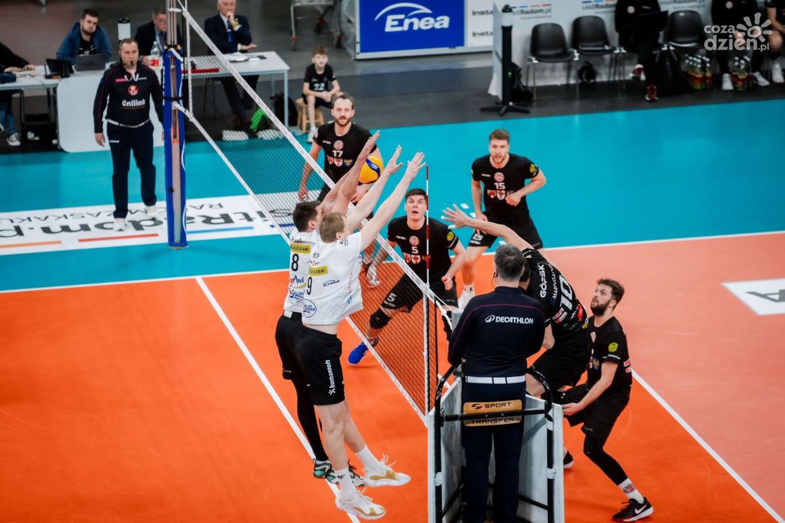 Czarni Radom w zaległym meczu pokonali Mickiewicza Kluczbork