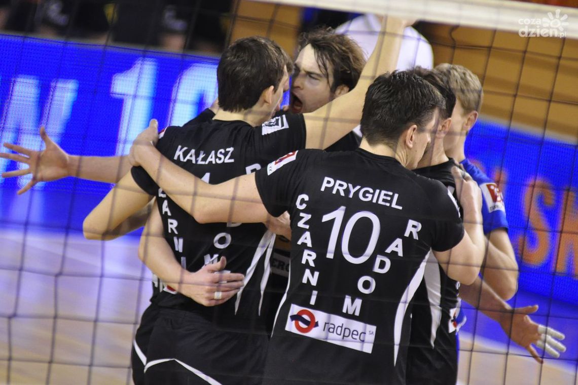 Czarni rozpoczynają walkę o finał! (VIDEO)