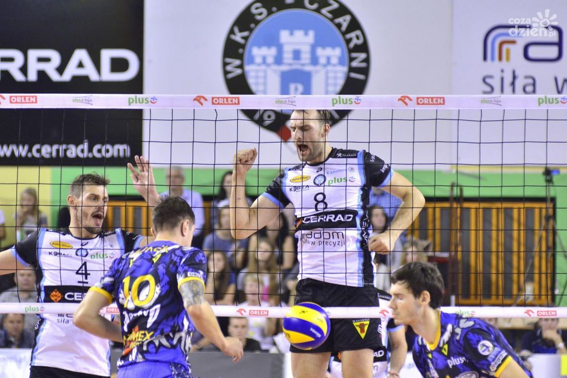 Czarni samodzielnym liderem PlusLigi!