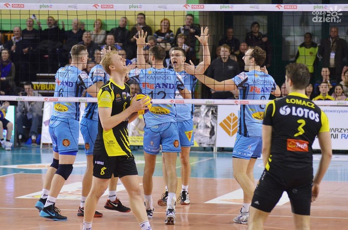 Czarni wygrali z Lotos Treflem w Rypinie Czarni wygrali z Lotos Treflem w Rypinie