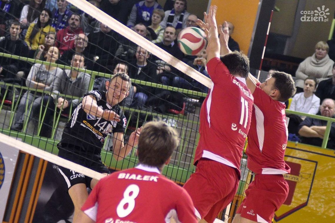 Czarni zrewanżowali się Pekpolowi, ale stracili zawodnika