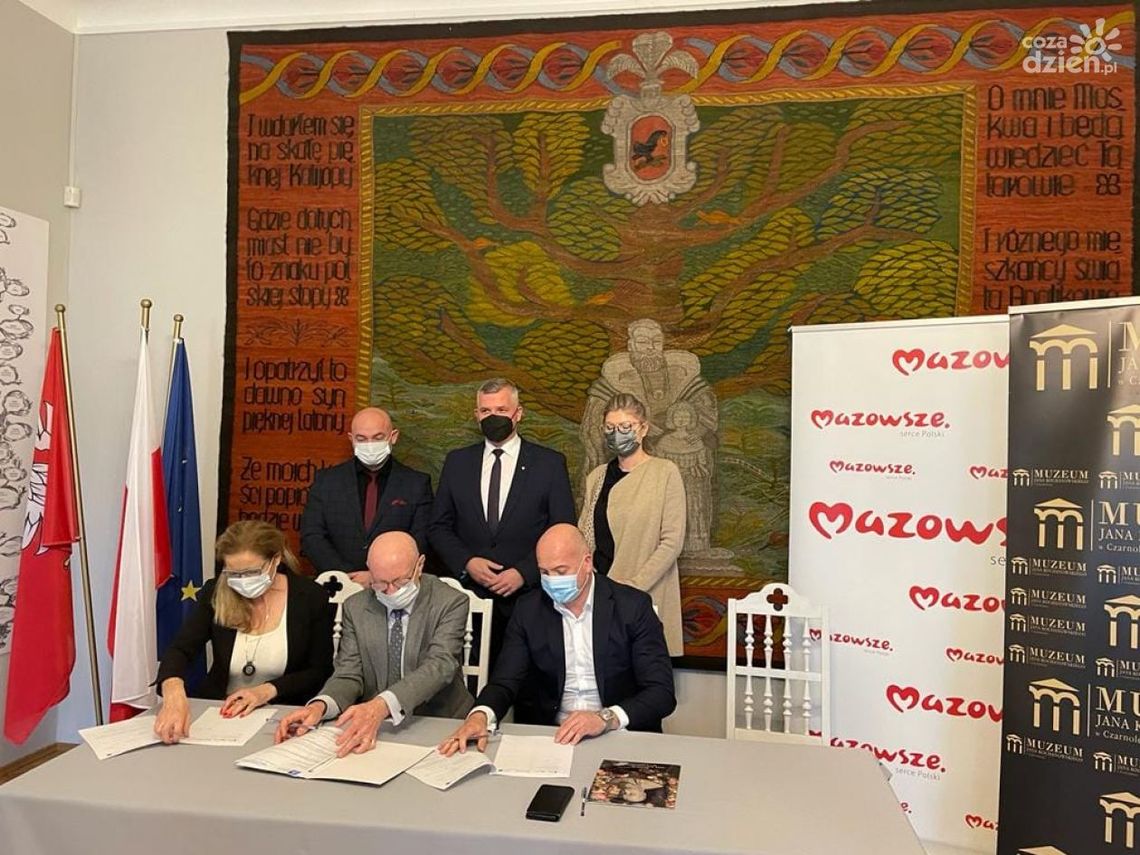 Czarnolas. Umowa na renowację Oficyny Dworskiej podpisana