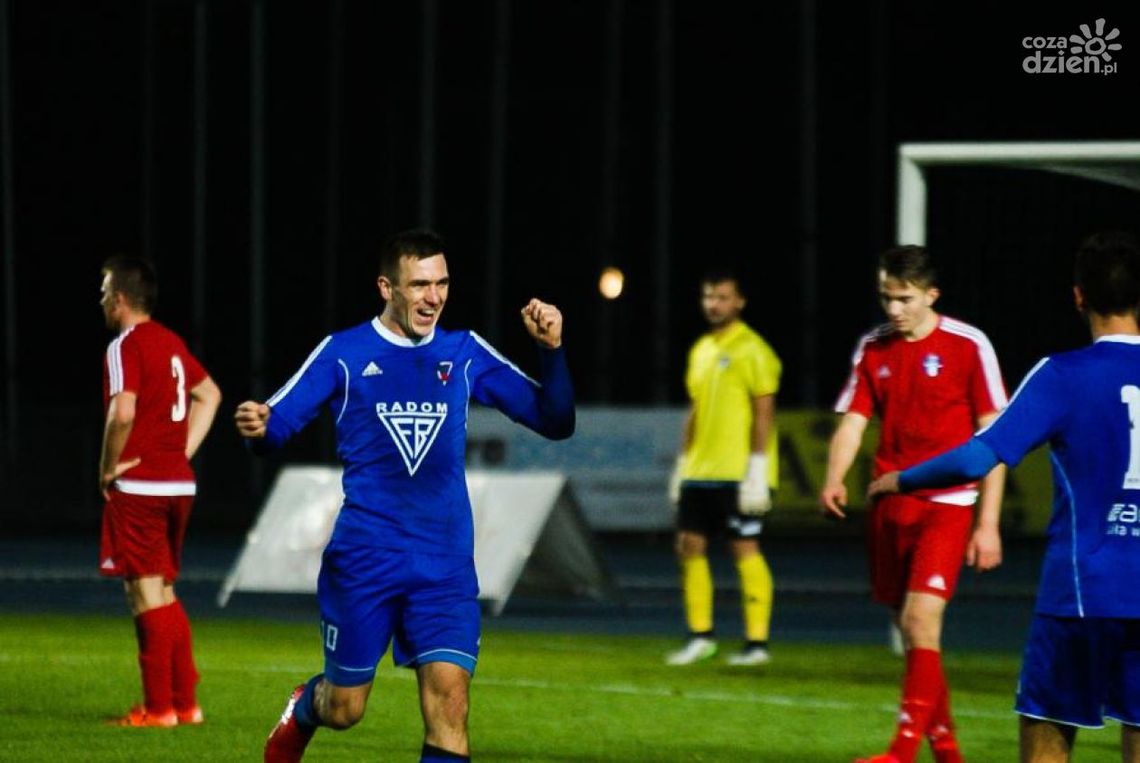 Czas na wielkie starcie w IV lidze! Broń podejmie Victorię!