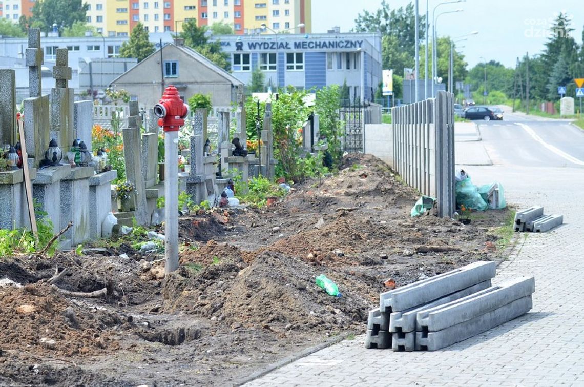 Czas remontów na cmentarzu przy ul. Limanowskiego